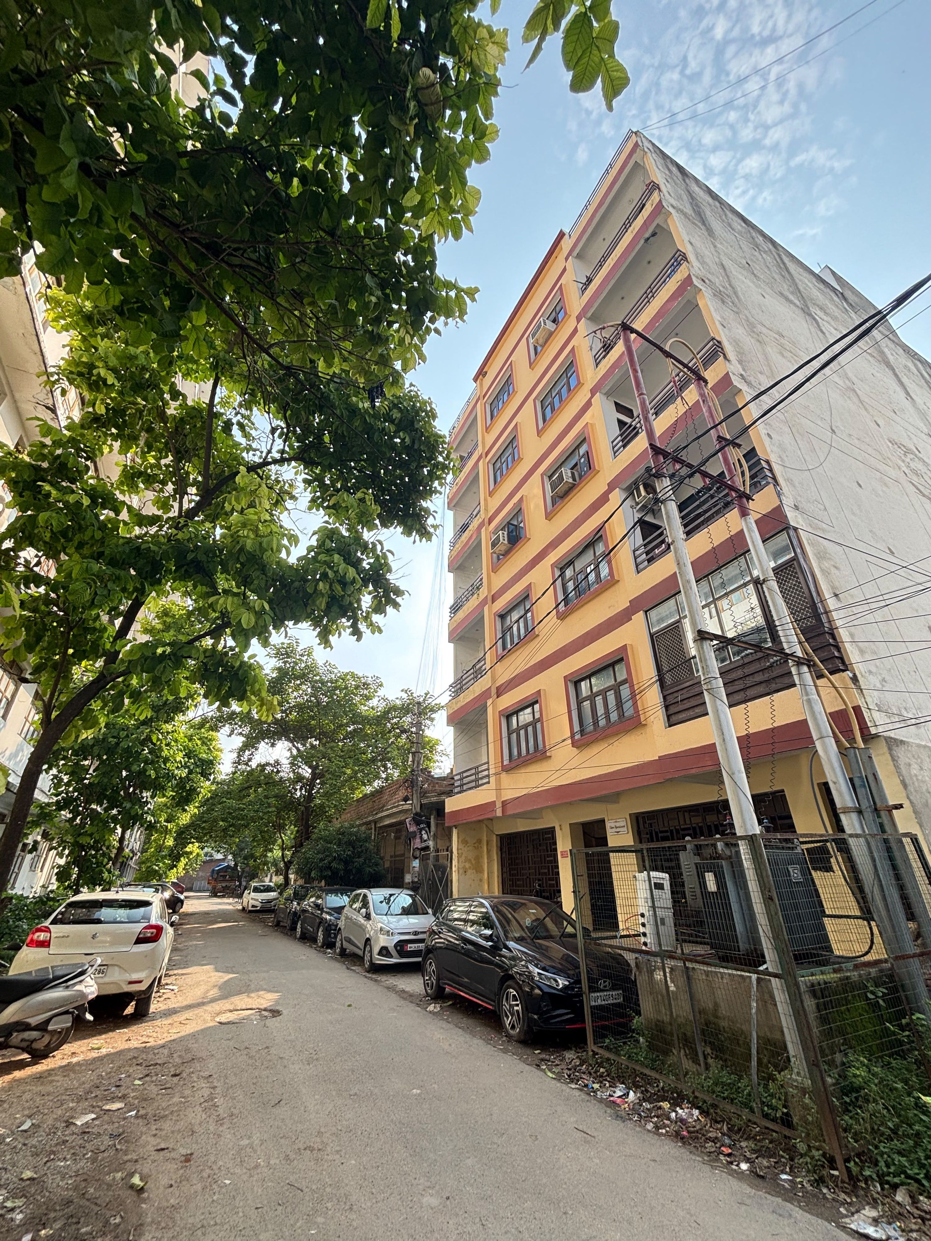 Kisa Apartment, Sarfarazganj, Lucknow